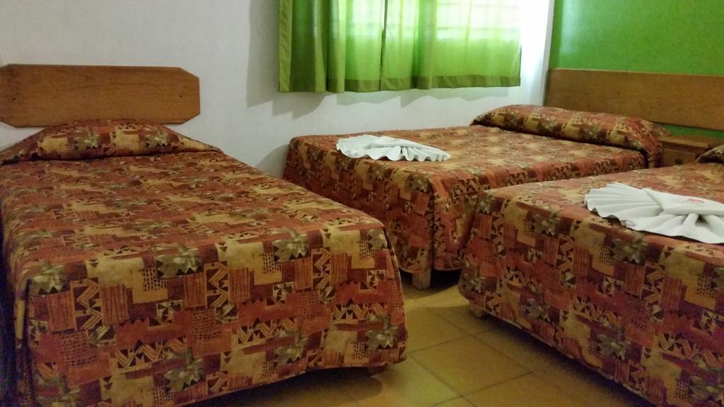 Hotel Delfin Playa Azul Lázaro Cárdenas Zewnętrze zdjęcie